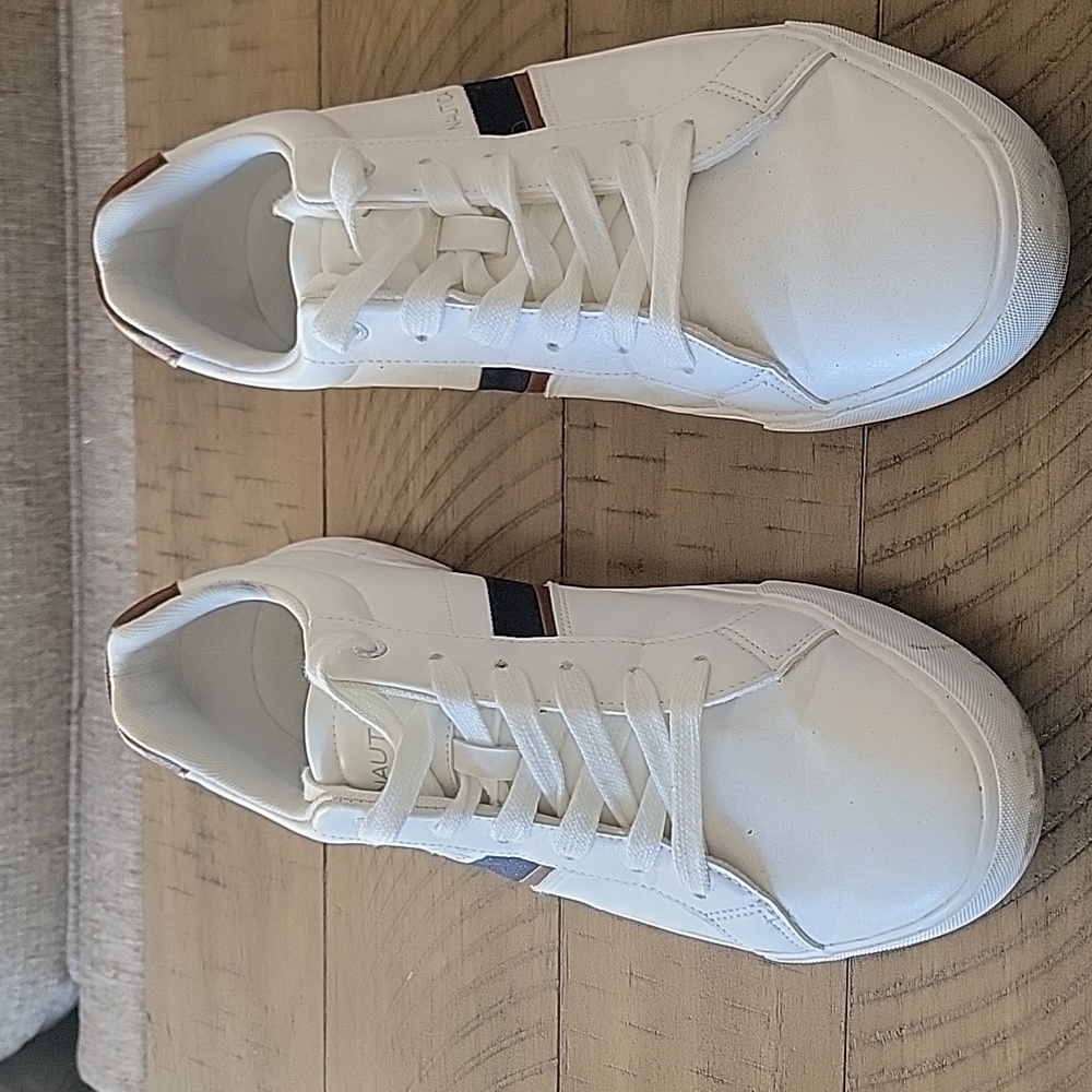 White Nautica walking sneakers. Size 12 US